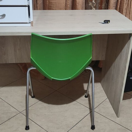 Office furniture set like new with desk, chair and two shelves