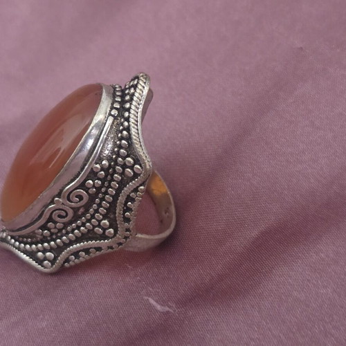 Vintage faux ring with carnelian-style stone like new