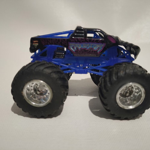 Hot Wheels Monster Jam "Predator" toy car used, 1:64 scale