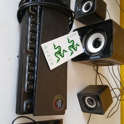 Gaming set up Razer and NOD speakers like new with gift sticker