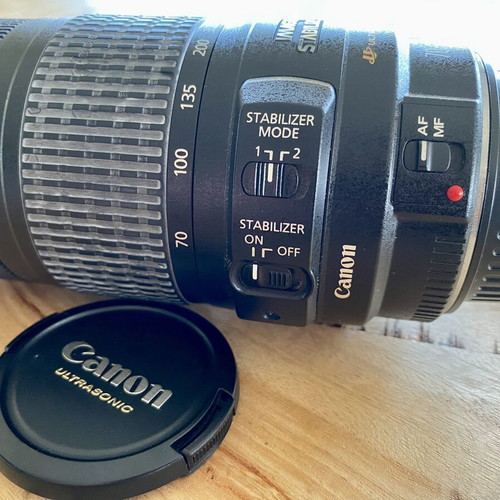 Canon EF 70-300mm f/4-5.6 IS USM lens like new