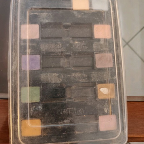 Artistry eyeshadow used, 10 shades