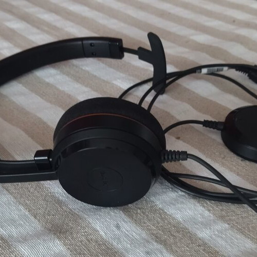 Jabra Evolve 20 MS Mono On Ear headset with microphone and USB-A connection like new