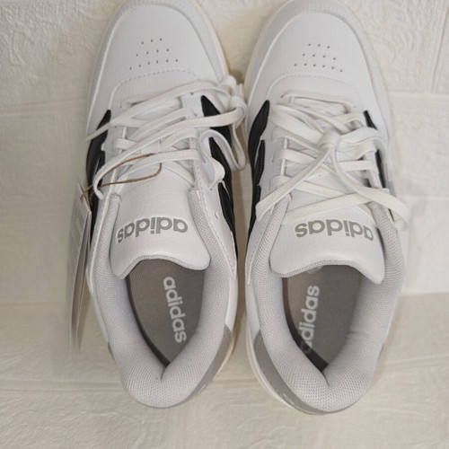 Adidas Courtblock Bold women's sneaker, white and black