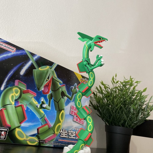 Pokemon Rayquaza Bandai figure new, Emerald legendary