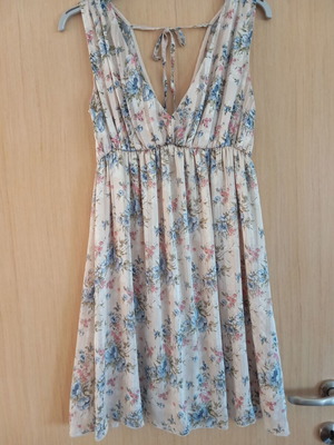Short dress like new, size M, multicolored with metallic threads