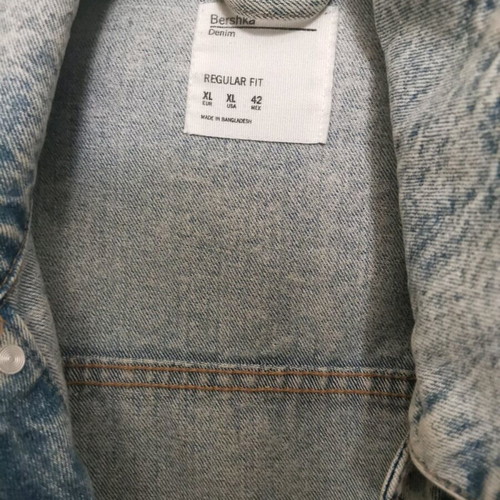 Jean jacket Bershka like new, unisex, white