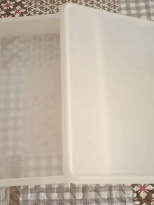 Tupperware bowl, white