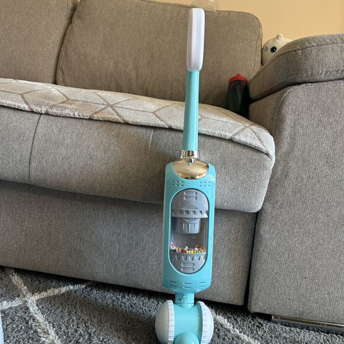 Baby vacuum cleaner toy used, good condition