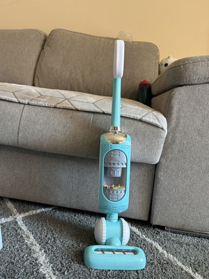 Baby vacuum cleaner toy used, good condition