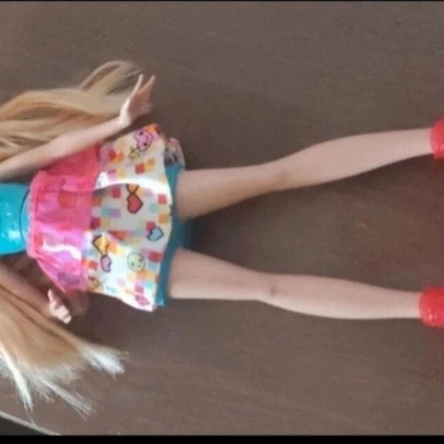 Barbie dolls like new
