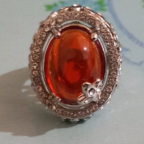 Women's ring new, unworn, size 10 for large fingers