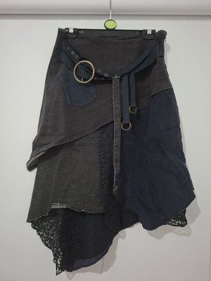Skirt like new with various fabrics and cuts, black, size S