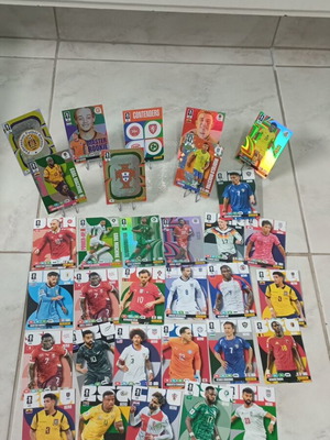Moudial 2026 collectible cards like new, set of 35
