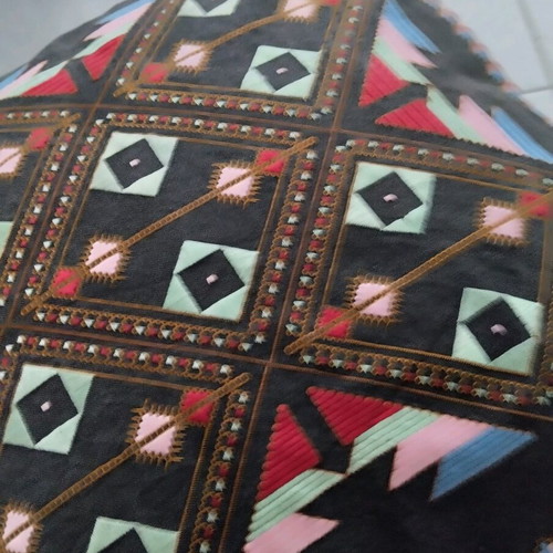 Hand-embroidered pillowcase like new, 55x55 cm