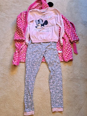 Prenatal Minnie Mouse fleece pajama and robe set 8-9 years like new, gray and pink