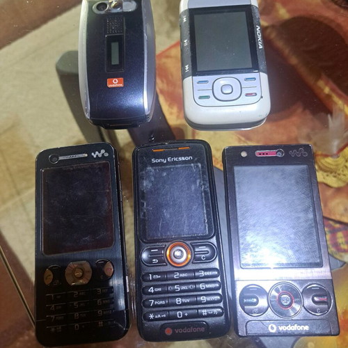 Mobile phones used, pack of 5 Sony Ericsson and Nokia models