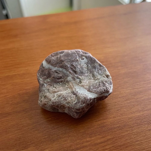 Red jasper with quartz vein new