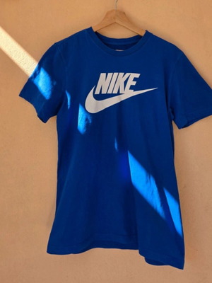 Nike T-shirt like new, blue, sizes XS and S