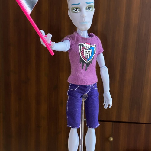 Monster High High Ghoul Slo Mo Gol doll like new, full set