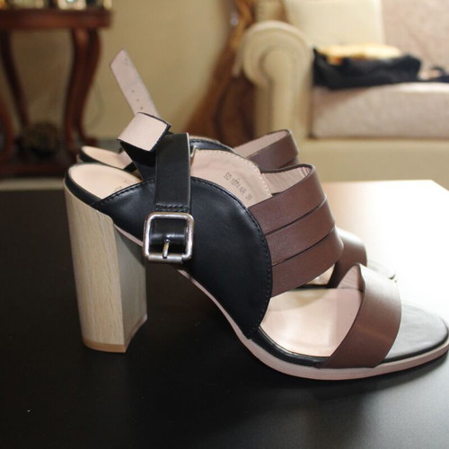 Vanessa Wu Heels with Thick Heel (No 39) - In Excellent Condition