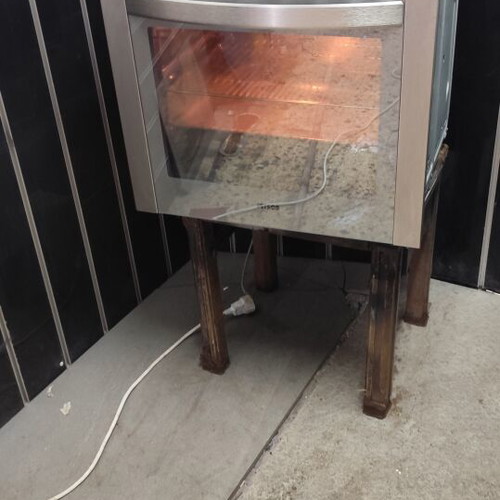 Pitsos Electric Stove like new, fully functional