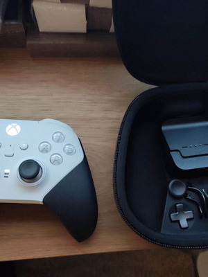 Microsoft Xbox Elite Wireless Controller Series 2 like new, black and white
