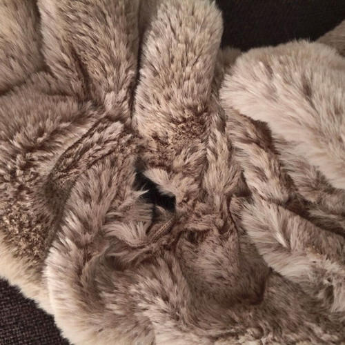 Fur scarf like new in camel color