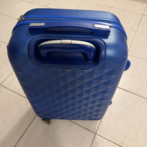 Hard Cabin Suitcase 8kg used, blue color with lock slot