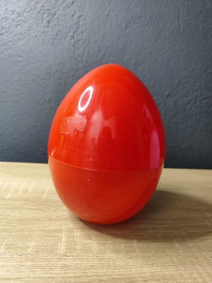 Vintage πλαστικό πασχαλινό αυγό μεταχειρισμένο
