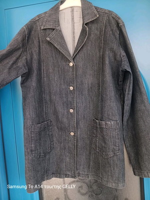 Black denim jacket like new, size L