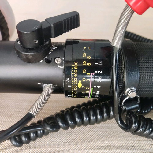 Nikonos -V καινούργια υποβρύχια φωτογραφική μηχανή με φακό 35mm και φλας