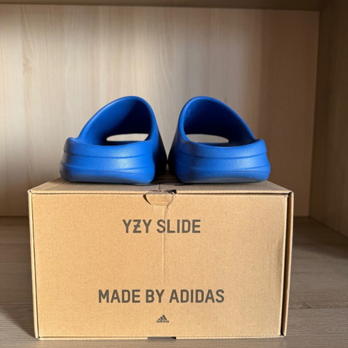 Yeezy Slides Azure Blue Size 51 Like New