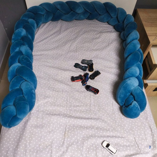 Sparrow Velvet Braid Baby Bumper 2m like new, petrol color