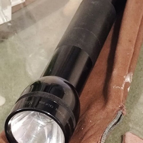 Mag-Lite 3 Cell D Heavy Duty flashlight like new, made in USA
