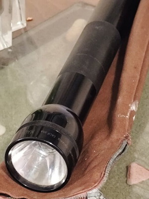 Mag-Lite 3 Cell D Heavy Duty flashlight like new, made in USA