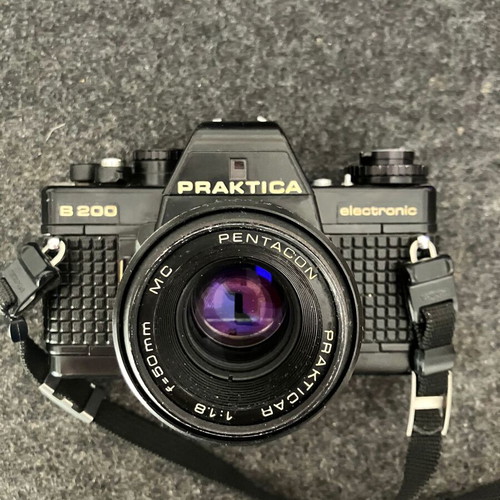 Praktica B200 analog camera used, with lens