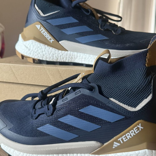 Adidas Terrex маратонки за бягане и туризъм нови, EU 42⅔, тъмносиньо и бежово