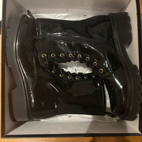 Boots type ankle boots black patent leather new, size 39