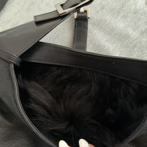 Gucci Jackie vintage black medium shoulder bag with fur lining
