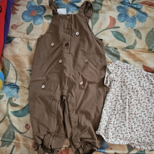 Baby set for girl 6-9 months like new with floral blouse and salopette