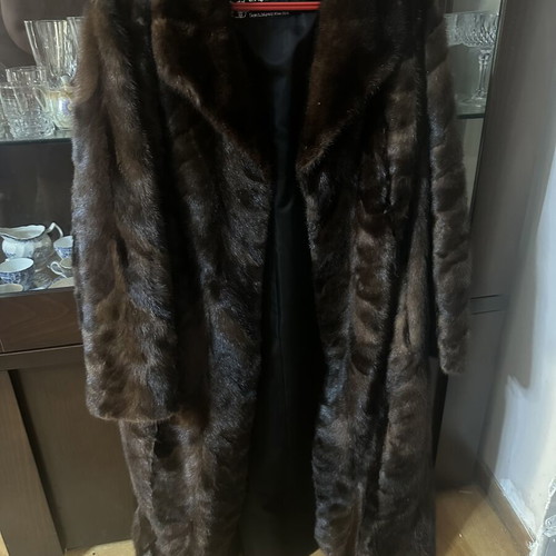Fur coat like new, brown, size L