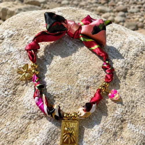 Fabric necklace with stainless steel charms, new, colorful and gold