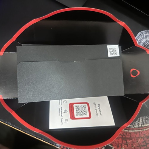 Iqos Iluma iUnlock device with box and cable