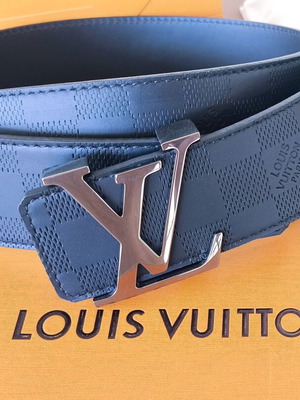 Louis Vuitton leather belt new, 110 cm, black