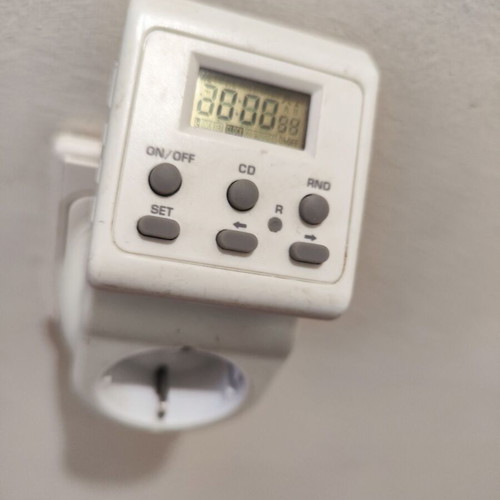 Electronic Digital Timer Plug like new with LCD display