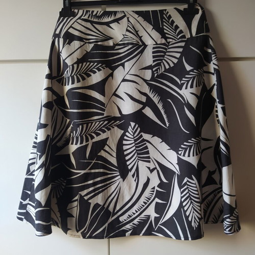Midi skirt black and white A-line like new