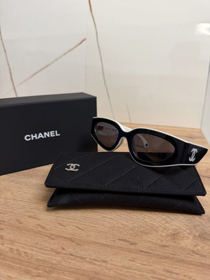 Γυαλιά ηλίου Chanel καινούργια, μαύρο και άσπρο