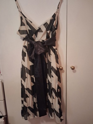 Wrap dress with satin belt, black and beige, adjustable straps, lined