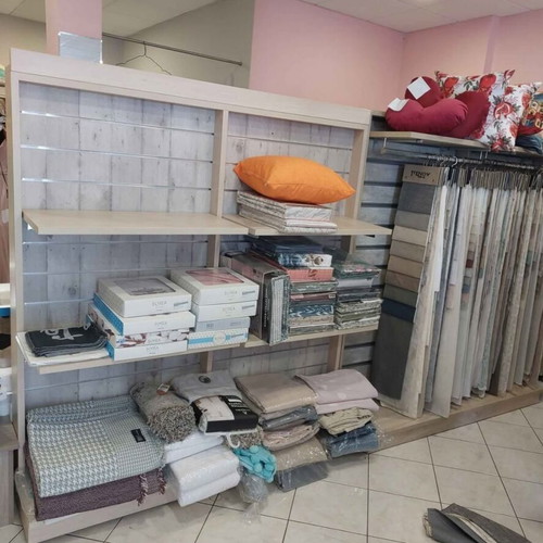 Γόνδολα με ράφια σαν καινούργια, ξύλινη για επαγγελματικό χώρο